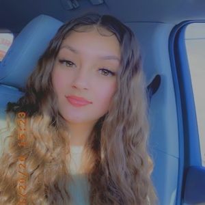 Meet your Posher, Almira